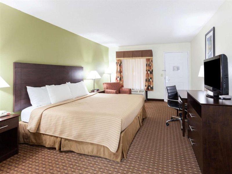 Super 8 By Wyndham Decatur/Dntn/Atlanta Area Otel Dış mekan fotoğraf