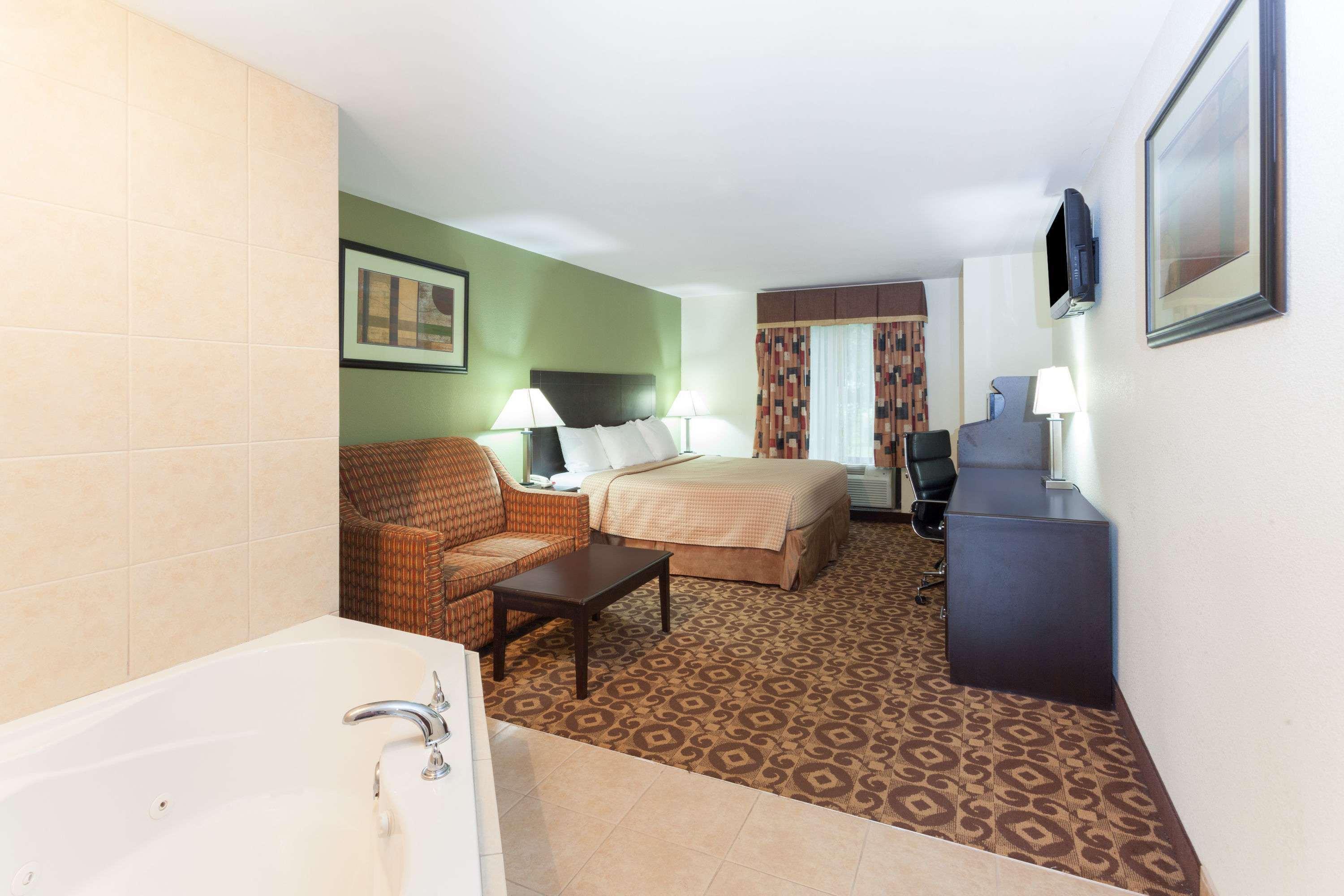 Super 8 By Wyndham Decatur/Dntn/Atlanta Area Otel Dış mekan fotoğraf