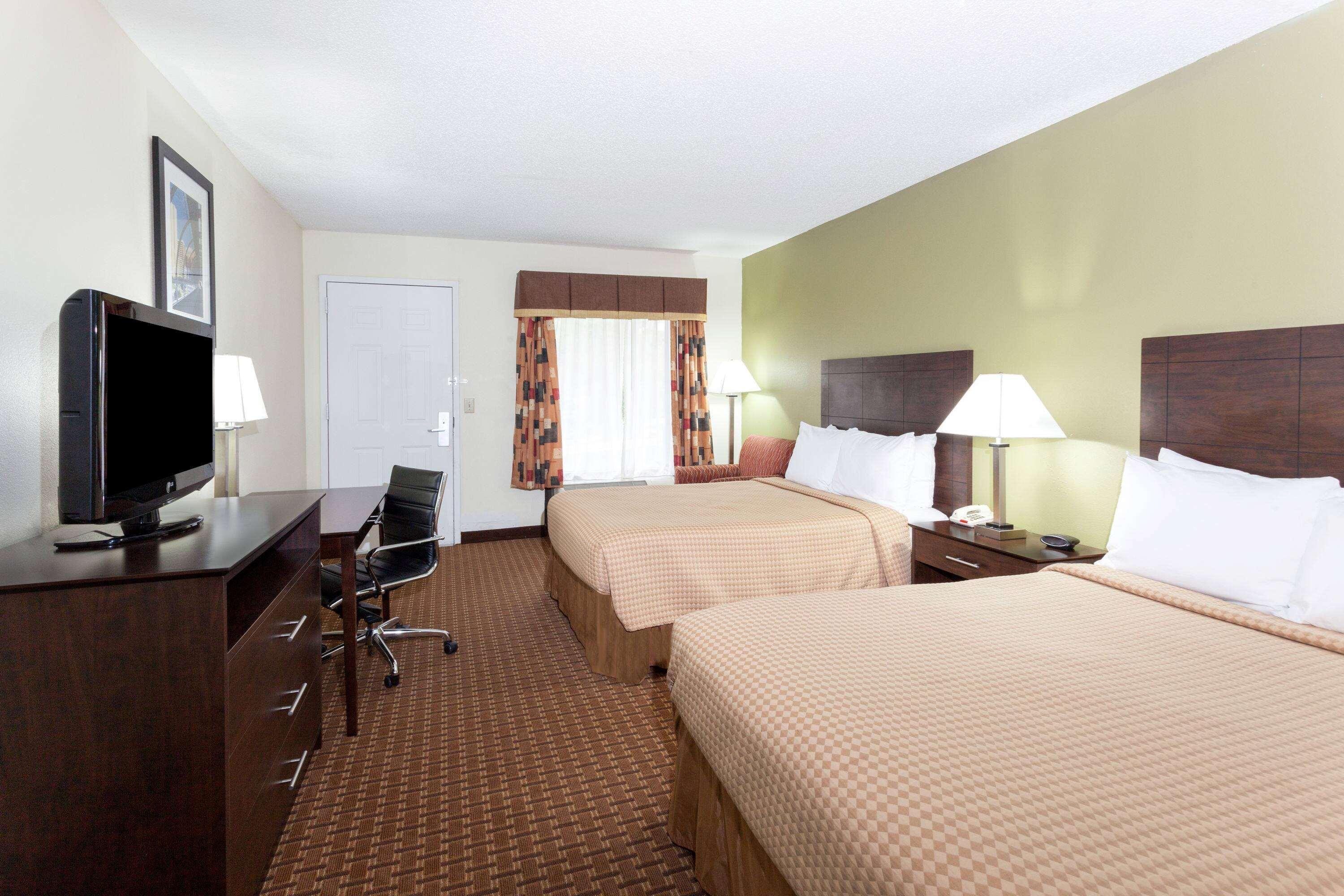 Super 8 By Wyndham Decatur/Dntn/Atlanta Area Otel Dış mekan fotoğraf